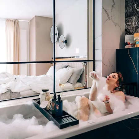 Story With Jacuzzi By Lion *