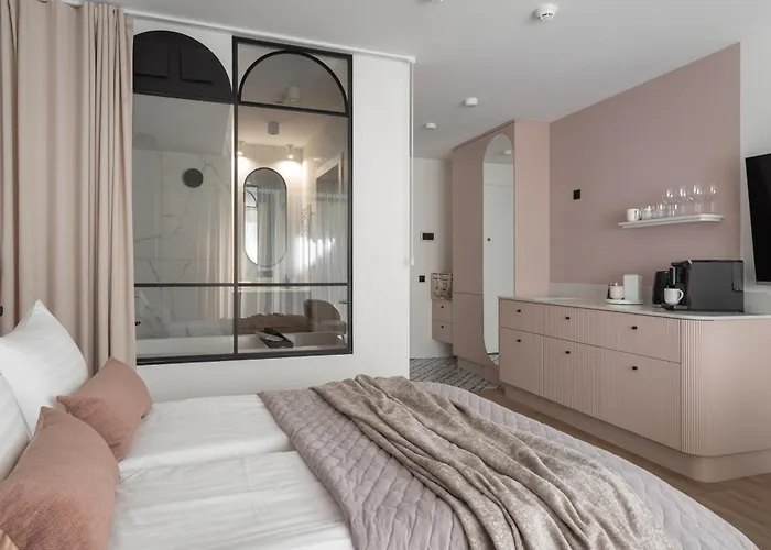 Apartment Story With Hydromassage Bath By Lion *